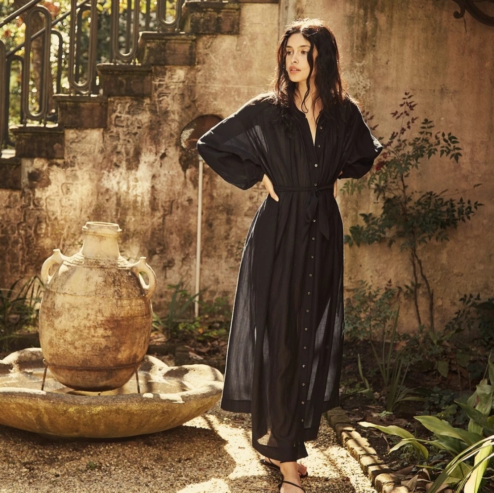 ISO Doen Joan Dress in size XS & ANY COLOR